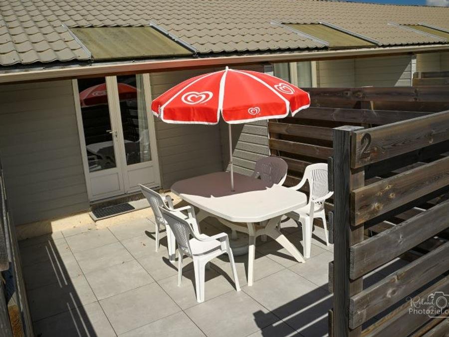 Camping Pas Cher vous présente avec son site Officiel campingpascher.fr, le Camping Le Moulin De La Salle classé 4 étoiles, situé sur la commune de Les Sables D'olonne dans le département Vendée (Pays De La Loire) en France. Le camping Le Moulin De La Salle vous propose un hébergement de type maison de campagne de 24 m² pour 1 personne. L'établissement vous propose 8 autres types d'hébergements. Découvrez tous nos séjours à petits prix dans la commune et aux alentours de Les Sables D'olonne du département : Vendée (Pays De La Loire). Les Avis clients pour le Camping Le Moulin De La Salle sont excellents avec une note moyenne de 8 sur 10. Parc aquatique, Piscine couverte, Piscine extérieure, Animation enfants, Animations familiales, Club enfants, Aire de jeux enfants, Baby-foot, Flipper, Ping-pong, Piscine, Pétanque, Salle de fitness, Structure gonflable enfants, Terrain multisports, Trampoline, Bar, Boulangerie, Restaurant, Snack/Bar, Station-service, Supermarché, Épicerie,... En savoir plus : cliquez-ICI.
