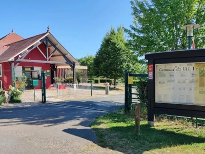 camping Flower Le Val Vert En Berry photo 3