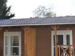 Camping Pas Cher vous présente avec son site Officiel campingpascher.fr, le Camping L'Oasis Du Berry classé 4 étoiles, situé sur la commune de Saint Gaultier dans le département Indre (Centre Val De Loire) en France. Le camping L'Oasis Du Berry, vous présente un hébergement de type chalet de 20 m² avec climatisation et télévision. Le camping L'Oasis Du Berry vous propose du lundi 06 avril au lundi 13 avril 2026 pour 7 nuits à 291€. Cette location propose 132 dates différentes pour réserver votre séjour. Découvrez également les 6 autres gammes d'hébergements du camping. Les Avis clients pour le Camping L'Oasis Du Berry sont de 6 sur 10. Piscine chauffée, Piscine extérieure, Animations familiales, Club enfants, Aire de jeux enfants, Baby-foot, Canoë-kayak, Centre équestre, Cyclisme, Parcours sportif, Ping-pong, Piscine, Pétanque, Randonnée, Terrain de beach-volley, Terrain multisports, Voile, Bar, Dépôt de pain, Supermarché, Épicerie,... En savoir plus : cliquez-ICI.