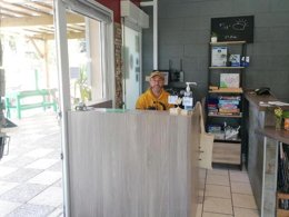 Camping Pas Cher vous présente avec son site Officiel campingpascher.fr, le Camping L'Oasis Du Berry classé 4 étoiles, situé sur la commune de Saint Gaultier dans le département Indre (Centre Val De Loire) en France. Le camping L'Oasis Du Berry, vous présente un hébergement de type tente de 11 m² pour 2 personnes. Le camping L'Oasis Du Berry vous propose du lundi 06 avril au lundi 13 avril 2026 pour 7 nuits à 210€. Cette location propose 198 dates différentes pour réserver votre séjour. Découvrez également les 6 autres gammes d'hébergements du camping. Les Avis clients pour le Camping L'Oasis Du Berry sont de 6 sur 10. Piscine chauffée, Piscine extérieure, Animations familiales, Club enfants, Aire de jeux enfants, Baby-foot, Canoë-kayak, Centre équestre, Cyclisme, Parcours sportif, Ping-pong, Piscine, Pétanque, Randonnée, Terrain de beach-volley, Terrain multisports, Voile, Bar, Dépôt de pain, Supermarché, Épicerie,... En savoir plus : cliquez-ICI.