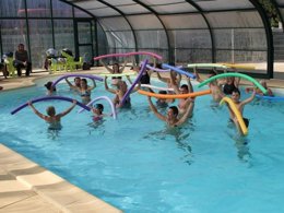 Camping Pas Cher vous présente avec son site Officiel campingpascher.fr, le Camping De Pont Mahé classé 4 étoiles, situé sur la commune de Assérac dans le département Loire-atlantique (Pays De La Loire) en France. Le camping De Pont Mahé, vous présente un hébergement de type chalet de 20 m² pour 2 personnes. Le camping De Pont Mahé vous propose du sam. 12 septembre au sam. 19 septembre 2026, en promotion à -25% pour 7 nuits à 189 € au lieu de 252,0 € soit une Économie de 63 €. Cette location propose 20 dates différentes pour réserver votre séjour. Découvrez également les 5 autres gammes d'hébergements du camping. Les Avis clients pour le Camping De Pont Mahé sont excellents avec une note moyenne de 8 sur 10. Mer, Piscine chauffée, Piscine couverte, Animations familiales, Club enfants, Aire de jeux enfants, Canoë-kayak, Centre équestre, Cyclisme, Ping-pong, Piscine, Pétanque, Randonnée, Trampoline, Bar, Boulangerie, Bureau de tabac, Dépôt de pain, Plats à emporter, Snack/Bar, Supermarché, Épicerie,... En savoir plus : cliquez-ICI.