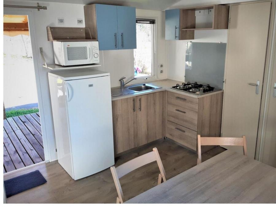 Camping Pas Cher vous présente avec son site Officiel campingpascher.fr, le Camping Cabestan classé 3 étoiles, situé sur la commune de Bretignolles Sur Mer dans le département Vendée (Pays De La Loire) en France. Le camping Cabestan vous propose un hébergement de type mobil-home (télévision). L'établissement vous propose 8 autres types d'hébergements. Découvrez tous nos séjours à petits prix dans la commune et aux alentours de Bretignolles Sur Mer du département : Vendée (Pays De La Loire). Les Avis clients pour le Camping Cabestan sont excellents avec une note moyenne de 8 sur 10. Piscine chauffée, Piscine couverte, Animations familiales, Club ados, Club enfants, Aire de jeux enfants, Cyclisme, Ping-pong, Pétanque, Randonnée, Bar, Dépôt de pain, Supermarché,... En savoir plus : cliquez-ICI.