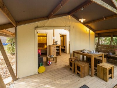 Cliquez pour découvrir toutes les photos de l'HÉBERGEMENT ! tente en toile et bois - Paradis La Bretonnière photo 2