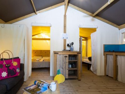 Cliquez pour découvrir toutes les photos de l'HÉBERGEMENT ! tente en toile et bois - Paradis La Bretonnière photo 4