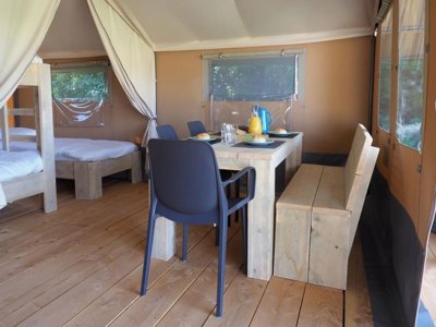 Cliquez pour découvrir toutes les photos de l'HÉBERGEMENT ! tente en toile et bois - Paradis La Bretonnière photo 2
