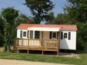 Camping Pas Cher vous présente avec son site Officiel campingpascher.fr, le Camping Paradis La Bretonnière classé 4 étoiles, situé sur la commune de Saint Julien Des Landes dans le département Vendée (Pays De La Loire) en France. Le camping Paradis La Bretonnière, vous présente un hébergement de type mobil-home de 29 m² pour 4 personnes et télévision. Le camping Paradis La Bretonnière vous propose du sam. 16 mai au sam. 23 mai 2026, en promotion à -11% pour 7 nuits à 169 € au lieu de 190,0 € soit une Économie de 21 €. Cette location propose 22 dates différentes pour réserver votre séjour. Découvrez également les 14 autres gammes d'hébergements du camping. Les Avis clients pour le Camping Paradis La Bretonnière sont excellents avec une note moyenne de 8 sur 10. LacMer, Bassin enfant, Piscine couverte, Piscine extérieure, Animations familiales, Club enfants, Aire de jeux enfants, Baby-foot, Court de tennis, Flipper, Parcours sportif, Ping-pong, Piscine, Pédalo, Pétanque, Salle de jeux vidéo, Terrain de beach-volley, Terrain de football, Trampoline, Bar, Dépôt de pain, Plats à emporter, Snack/Bar, Supermarché, Épicerie,... En savoir plus : cliquez-ICI.