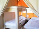 Cliquez pour découvrir toutes les photos de l'HÉBERGEMENT ! tente en toile et bois - camping Paradis La Bretonnière photo 5