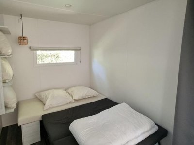 Cliquez pour découvrir toutes les photos de l'HÉBERGEMENT ! tente en toile et bois - La Marjorie photo 12