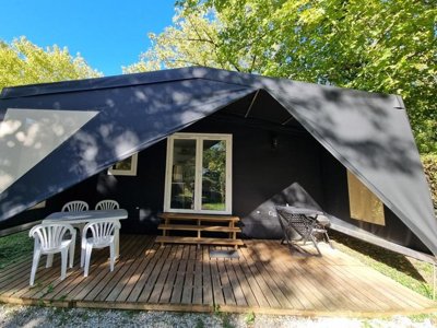 Cliquez pour découvrir toutes les photos de l'HÉBERGEMENT ! tente en toile et bois - La Marjorie photo 9