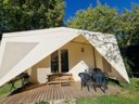 Cliquez pour découvrir toutes les photos de l'HÉBERGEMENT ! tente en toile et bois - camping La Marjorie photo 7