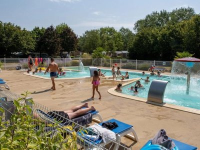 Cliquez pour découvrir toutes les photos de l'ÉTABLISSEMENT ! camping Du Lac De Saint-Cyr photo 2