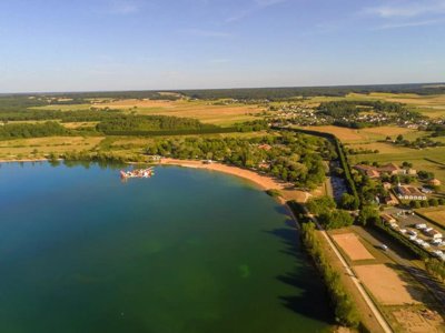 Cliquez pour découvrir toutes les photos de l'ÉTABLISSEMENT ! camping Du Lac De Saint-Cyr photo 4