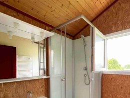 Camping Pas Cher vous présente avec son site Officiel campingpascher.fr, le Camping Le Village Loisirs De Goule classé 3 étoiles, situé sur la commune de Bessais Le Fromental dans le département Cher (Centre Val De Loire) en France. Le camping Le Village Loisirs De Goule, vous présente un hébergement de type chambre de 15 m² pour 1 personne et télévision. Le camping Le Village Loisirs De Goule vous propose du dimanche 07 juin au dimanche 14 juin 2026 pour 7 nuits à 469€. Cette location propose 73 dates différentes pour réserver votre séjour. Découvrez également les 6 autres gammes d'hébergements du camping. Les Avis clients pour le Camping Le Village Loisirs De Goule sont de 7 sur 10. Piscine extérieure, Animation enfants, Aire de jeux enfants, Canoë-kayak, Court de tennis, Cyclisme, Paddle, Ping-pong, Pédalo, Pétanque, Voile, Bar, Dépôt de pain, Snack/Bar, Épicerie,... En savoir plus : cliquez-ICI.