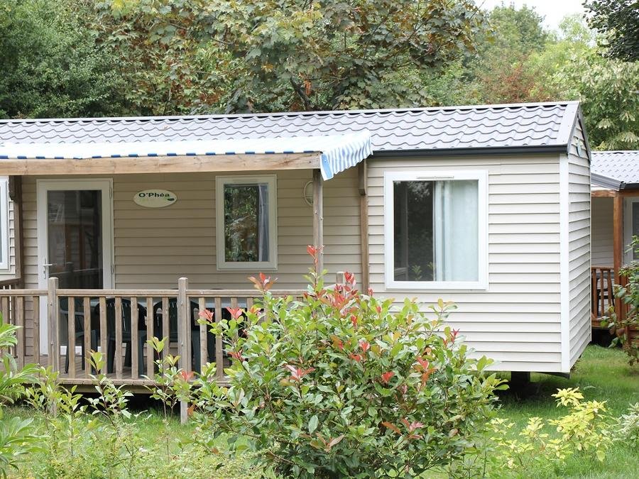 Camping Pas Cher vous présente avec son site Officiel campingpascher.fr, le Camping Le Trèfle à 4 Feuilles classé 3 étoiles, situé sur la commune de Commequiers dans le département Vendée (Pays De La Loire) en France. Le camping Le Trèfle à 4 Feuilles, vous présente un hébergement de type mobil-home de 32 m². Le camping Le Trèfle à 4 Feuilles vous propose du vendredi 05 juin au vendredi 12 juin 2026 avec un DÉPART DEMAIN pour 7 nuits à 340€. Cette location propose 30 dates différentes pour réserver votre séjour. Découvrez également les 6 autres gammes d'hébergements du camping. Les Avis clients pour le Camping Le Trèfle à 4 Feuilles sont excellents avec une note moyenne de 9 sur 10. LacMerRivière, Piscine chauffée, Piscine couverte, Animation enfants, Animations familiales, Baby-foot, Ping-pong, Planche à voile, Pétanque, Ski nautique, Structure gonflable enfants, Trampoline, Bar, Dépôt de pain, Snack/Bar, Supermarché, Épicerie,... En savoir plus : cliquez-ICI.