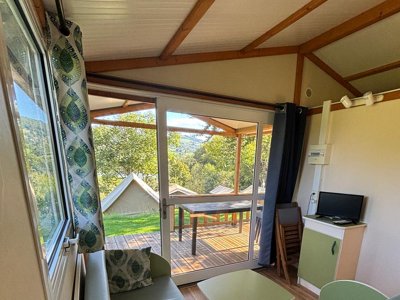 Cliquez pour découvrir toutes les photos de l'HÉBERGEMENT ! chalet - Flower Lac De Saint-Point Lamartine En Bourgogne photo 2