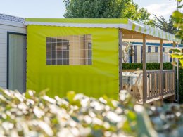 Camping Pas Cher vous présente avec son site Officiel campingpascher.fr, le Camping Le Pont D'yeu classé 3 étoiles, situé sur la commune de Notre Dame De Monts dans le département Vendée (Pays De La Loire) en France. Le camping Le Pont D'yeu, vous présente un hébergement de type mobil-home de 34 m² et télévision. Le camping Le Pont D'yeu vous propose du mercredi 01 avril au mercredi 08 avril 2026 pour 7 nuits à 342.1€. Cette location propose 124 dates différentes pour réserver votre séjour. Découvrez également les 8 autres gammes d'hébergements du camping. Les Avis clients pour le Camping Le Pont D'yeu sont excellents avec une note moyenne de 8 sur 10. Piscine couverte, Animations familiales, Aire de jeux enfants, Canoë-kayak, Court de tennis, Paddle, Ping-pong, Pétanque, Randonnée, Voile, Bar, Dépôt de pain, Restaurant,... En savoir plus : cliquez-ICI.