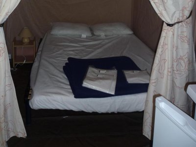 Cliquez pour découvrir toutes les photos de l'HÉBERGEMENT ! bungalow toilé - La Vallée De Poupet photo 3