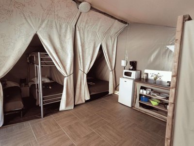 Cliquez pour découvrir toutes les photos de l'HÉBERGEMENT ! bungalow toilé - La Vallée De Poupet photo 7