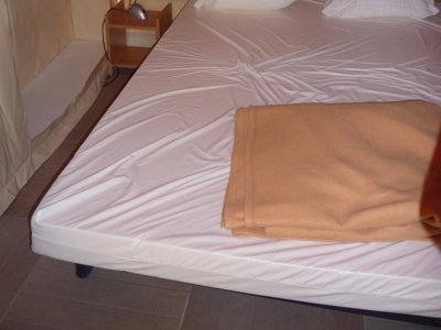 Cliquez pour découvrir toutes les photos de l'HÉBERGEMENT ! bungalow toilé - La Vallée De Poupet photo 2