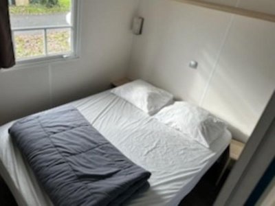 Cliquez pour découvrir toutes les photos de l'HÉBERGEMENT ! mobil-home - Domaine Du Collet photo 2