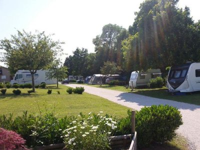 camping Les Coteaux Du Lac photo 12