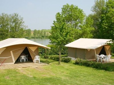 camping Les Coteaux Du Lac photo 25