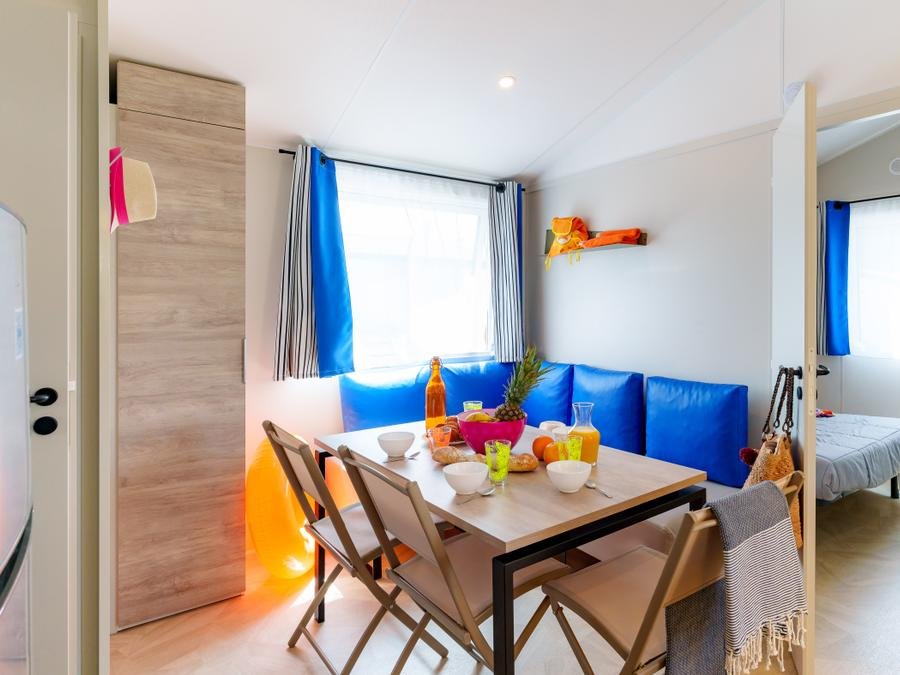 Camping Pas Cher vous présente avec son site Officiel campingpascher.fr, le Camping Du Vieux Château classé 3 étoiles, situé sur la commune de Saint Michel Chef Chef dans le département Loire-atlantique (Pays De La Loire) en France. Le camping Du Vieux Château vous propose un hébergement de type mobil-home de 27 m² pour 4 personnes (télévision). L'établissement vous propose 8 autres types d'hébergements. Découvrez tous nos séjours à petits prix dans la commune et aux alentours de Saint Michel Chef Chef du département : Loire-atlantique (Pays De La Loire). Les Avis clients pour le Camping Du Vieux Château sont excellents avec une note moyenne de 9 sur 10. Piscine couverte, Animations familiales, Aire de jeux enfants, Baby-foot, Centre équestre, Ping-pong, Pétanque, Brasserie, Créperie, Dépôt de pain, Pizzeria, Snack/Bar, Supermarché, Épicerie,... En savoir plus : cliquez-ICI.