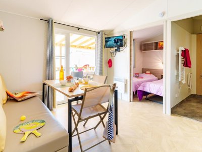 Cliquez pour découvrir toutes les photos de l'HÉBERGEMENT ! mobil-home - Du Vieux Château photo 2