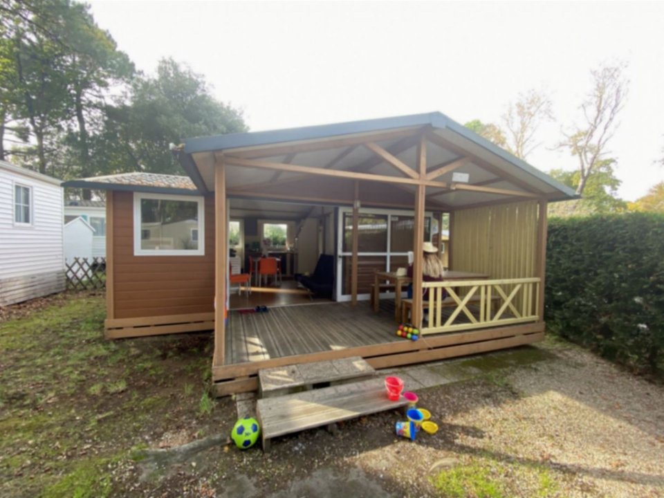 Camping Pas Cher vous présente avec son site Officiel campingpascher.fr, le Camping Paradis - Les Rochelets classé 4 étoiles, situé sur la commune de Saint Brevin Les Pins dans le département Loire-atlantique (Pays De La Loire) en France. Le camping Paradis - Les Rochelets vous propose un hébergement de type chalet de 35 m² pour 2 personnes. L'établissement vous propose 12 autres types d'hébergements. Découvrez tous nos séjours à petits prix dans la commune et aux alentours de Saint Brevin Les Pins du département : Loire-atlantique (Pays De La Loire). Les Avis clients pour le Camping Paradis - Les Rochelets sont excellents avec une note moyenne de 8 sur 10. MerÉtang, Piscine couverte, Piscine extérieure, Animations familiales, Club enfants, Aire de jeux enfants, Canoë-kayak, Centre équestre, Ping-pong, Pétanque, Randonnée, Terrain multisports, Voile, Dépôt de pain, Snack/Bar, Épicerie,... En savoir plus : cliquez-ICI.