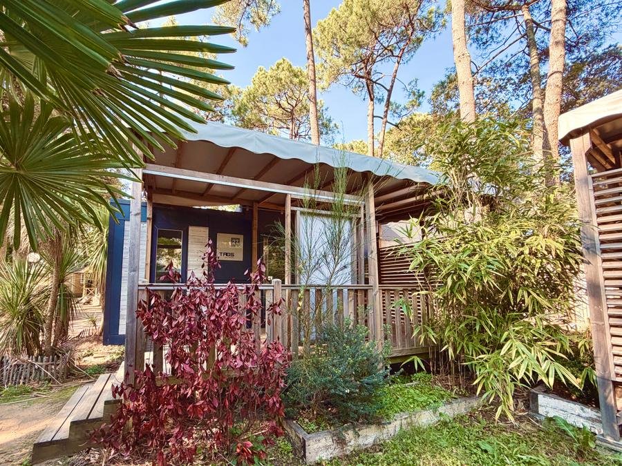 Camping Pas Cher vous présente avec son site Officiel campingpascher.fr, le Camping Paradis - Les Rochelets classé 4 étoiles, situé sur la commune de Saint Brevin Les Pins dans le département Loire-atlantique (Pays De La Loire) en France. Le camping Paradis - Les Rochelets vous propose un hébergement de type mobil-home de 40 m² pour 2 personnes (télévision). L'établissement vous propose 7 autres types d'hébergements. Découvrez tous nos séjours à petits prix dans la commune et aux alentours de Saint Brevin Les Pins du département : Loire-atlantique (Pays De La Loire). Les Avis clients pour le Camping Paradis - Les Rochelets sont excellents avec une note moyenne de 8 sur 10. MerÉtang, Piscine couverte, Piscine extérieure, Animations familiales, Club enfants, Aire de jeux enfants, Canoë-kayak, Centre équestre, Ping-pong, Pétanque, Randonnée, Terrain multisports, Voile, Dépôt de pain, Snack/Bar, Épicerie,... En savoir plus : cliquez-ICI.
