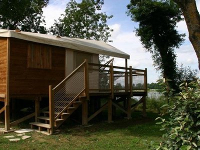 tente en toile et bois - L'Isle Verte photo 2