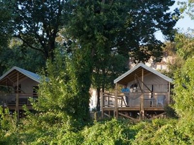 tente en toile et bois - L'Isle Verte photo 5