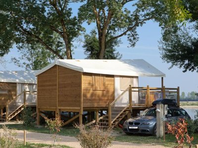 tente en toile et bois - L'Isle Verte photo 8