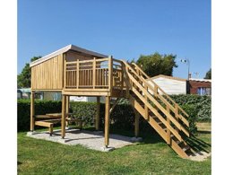 Camping Pas Cher vous présente avec son site Officiel campingpascher.fr, le Camping Du Bugeau classé 3 étoiles, situé sur la commune de Pornichet dans le département Loire-atlantique (Pays De La Loire) en France. Le camping Du Bugeau, vous présente un hébergement de type tente en toile et bois. Le camping Du Bugeau vous propose du sam. 11 avril au sam. 18 avril 2026 pour 7 nuits à 222.2€. Cette location propose 77 dates différentes pour réserver votre séjour. Découvrez également les 4 autres gammes d'hébergements du camping. Les Avis clients pour le Camping Du Bugeau sont excellents avec une note moyenne de 9 sur 10. Piscine chauffée, Piscine couverte, Animations familiales, Club enfants, Aire de jeux enfants, Baby-foot, Piscine, Dépôt de pain, Snack/Bar,... En savoir plus : cliquez-ICI.