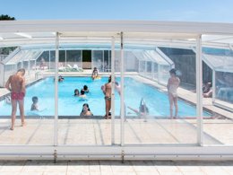 Camping Pas Cher vous présente avec son site Officiel campingpascher.fr, le Camping Du Bugeau classé 3 étoiles, situé sur la commune de Pornichet dans le département Loire-atlantique (Pays De La Loire) en France. Le camping Du Bugeau, vous présente un hébergement de type tente en toile et bois. Le camping Du Bugeau vous propose du sam. 11 avril au sam. 18 avril 2026 pour 7 nuits à 222.2€. Cette location propose 77 dates différentes pour réserver votre séjour. Découvrez également les 4 autres gammes d'hébergements du camping. Les Avis clients pour le Camping Du Bugeau sont excellents avec une note moyenne de 9 sur 10. Piscine chauffée, Piscine couverte, Animations familiales, Club enfants, Aire de jeux enfants, Baby-foot, Piscine, Dépôt de pain, Snack/Bar,... En savoir plus : cliquez-ICI.