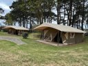 Camping Pas Cher vous présente avec son site Officiel campingpascher.fr, le Camping Ushuaïa Villages L'estuaire classé 3 étoiles, situé sur la commune de Paimboeuf dans le département Loire-atlantique (Pays De La Loire) en France. Le camping Ushuaïa Villages L'estuaire, vous présente un hébergement de type tente de 20 m² pour 6 personnes. Le camping Ushuaïa Villages L'estuaire vous propose du sam. 04 avril au sam. 11 avril 2026 pour 7 nuits à 525€. Cette location propose 161 dates différentes pour réserver votre séjour. Découvrez également les 12 autres gammes d'hébergements du camping. Les Avis clients pour le Camping Ushuaïa Villages L'estuaire sont excellents avec une note moyenne de 8 sur 10. Rivière, Piscine chauffée, Piscine extérieure, Animation enfants, Animations familiales, Aire de jeux enfants, Cyclisme, Ping-pong, Pétanque, Ski nautique, Bar, Boulangerie, Dépôt de pain, Restaurant, Snack/Bar, Station-service, Supermarché,... En savoir plus : cliquez-ICI.