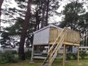 Camping Pas Cher vous présente avec son site Officiel campingpascher.fr, le Camping Ushuaïa Villages L'estuaire classé 3 étoiles, situé sur la commune de Paimboeuf dans le département Loire-atlantique (Pays De La Loire) en France. Le camping Ushuaïa Villages L'estuaire, vous présente un hébergement de type hébergement insolite. Le camping Ushuaïa Villages L'estuaire vous propose du sam. 04 avril au sam. 11 avril 2026 pour 7 nuits à 280€. Cette location propose 161 dates différentes pour réserver votre séjour. Découvrez également les 12 autres gammes d'hébergements du camping. Les Avis clients pour le Camping Ushuaïa Villages L'estuaire sont excellents avec une note moyenne de 8 sur 10. Rivière, Piscine chauffée, Piscine extérieure, Animation enfants, Animations familiales, Aire de jeux enfants, Cyclisme, Ping-pong, Pétanque, Ski nautique, Bar, Boulangerie, Dépôt de pain, Restaurant, Snack/Bar, Station-service, Supermarché,... En savoir plus : cliquez-ICI.
