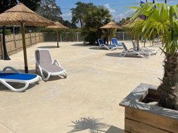 Camping Pas Cher vous présente avec son site Officiel campingpascher.fr, le Camping Ushuaïa Villages L'estuaire classé 3 étoiles, situé sur la commune de Paimboeuf dans le département Loire-atlantique (Pays De La Loire) en France. Le camping Ushuaïa Villages L'estuaire, vous présente un hébergement de type hébergement insolite pour 2 personnes. Le camping Ushuaïa Villages L'estuaire vous propose du sam. 04 avril au sam. 11 avril 2026 pour 7 nuits à 238€. Cette location propose 161 dates différentes pour réserver votre séjour. Découvrez également les 12 autres gammes d'hébergements du camping. Les Avis clients pour le Camping Ushuaïa Villages L'estuaire sont excellents avec une note moyenne de 8 sur 10. Rivière, Piscine chauffée, Piscine extérieure, Animation enfants, Animations familiales, Aire de jeux enfants, Cyclisme, Ping-pong, Pétanque, Ski nautique, Bar, Boulangerie, Dépôt de pain, Restaurant, Snack/Bar, Station-service, Supermarché,... En savoir plus : cliquez-ICI.