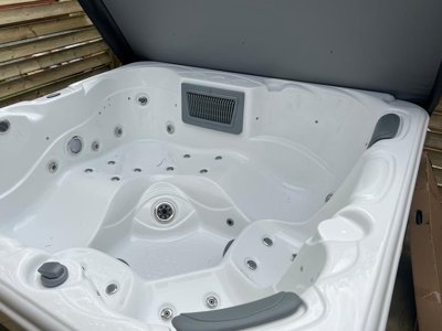 Cliquez pour découvrir toutes les photos de l'HÉBERGEMENT ! mobil-home - Vallée De L'Indre photo 3