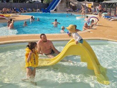 Cliquez pour découvrir toutes les photos de l'ÉTABLISSEMENT ! camping Les Chalands Fleuris photo 7