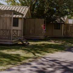 Camping Pas Cher vous présente avec son site Officiel campingpascher.fr, le Établissement Tours Val De Loire - Onlycamp, situé sur la commune de Saint Avertin dans le département Indre-et-loire (Centre) en France. L'établissement Tours Val De Loire - Onlycamp vous propose un hébergement de type chalet. L'établissement vous propose 4 autres types d'hébergements. Découvrez tous nos séjours à petits prix dans la commune et aux alentours de Saint Avertin du département : Indre-et-loire (Centre).... En savoir plus : cliquez-ICI.