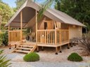 Camping Pas Cher vous présente avec son site Officiel campingpascher.fr, le Camping FlowerLes Granges classé 3 étoiles, situé sur la commune de Luynes dans le département Indre-et-loire (Centre Val De Loire) en France. Le camping Flower Les Granges, vous présente un hébergement de type tente en toile et bois de 25 m² pour 1 personne. Le camping Flower Les Granges vous propose du sam. 29 août au sam. 05 septembre 2026 pour 7 nuits à 350€. Cette location propose 43 dates différentes pour réserver votre séjour. Découvrez également les 14 autres gammes d'hébergements du camping. Les Avis clients pour le Camping FlowerLes Granges sont excellents avec une note moyenne de 9 sur 10. Piscine couverte, Piscine extérieure, Club enfants, Aire de jeux enfants, Baby-foot, Canoë-kayak, Cyclisme, Ping-pong, Piscine, Pétanque, Randonnée, Salle de jeux vidéo, Structure gonflable enfants, Terrain de badminton, Terrain de volley-ball, Trampoline, Bar, Dépôt de pain, Plats à emporter, Snack/Bar, Épicerie,... En savoir plus : cliquez-ICI.