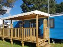 Camping Pas Cher vous présente avec son site Officiel campingpascher.fr, le Camping De La Plage classé 3 étoiles, situé sur la commune de Damgan dans le département Morbihan (Bretagne) en France. Le camping De La Plage, vous présente un hébergement de type mobil-home de 28 m² pour 4 personnes et télévision. Le camping De La Plage vous propose du lundi 21 septembre au lundi 28 septembre 2026 pour 7 nuits à 420€. Cette location propose 184 dates différentes pour réserver votre séjour. Découvrez également les 13 autres gammes d'hébergements du camping. Les Avis clients pour le Camping De La Plage sont excellents avec une note moyenne de 8 sur 10. Aire de jeux enfants, Baby-foot, Court de tennis, Cyclisme, Paddle, Ping-pong, Piscine, Planche à voile, Pédalo, Pétanque, Randonnée, Skatepark, Ski nautique, Terrain de beach-volley, Trampoline, Voile, kiteSurf, Boulangerie, Bureau de tabac, Créperie, Dépôt de pain, Pizzeria, Snack/Bar, Station-service, Supermarché, Épicerie,... En savoir plus : cliquez-ICI.