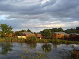 Camping Pas Cher vous présente avec son site Officiel campingpascher.fr, le Camping Lodges De Blois Chambord classé 3 étoiles, situé sur la commune de Mont Pres Chambord dans le département Loir-et-cher (Centre-val De Loire) en France. Le camping Lodges De Blois Chambord vous propose un hébergement de type tente. L'établissement vous propose 17 autres types d'hébergements. Découvrez tous nos séjours à petits prix dans la commune et aux alentours de Mont Pres Chambord du département : Loir-et-cher (Centre-val De Loire). Les Avis clients pour le Camping Lodges De Blois Chambord sont excellents avec une note moyenne de 8 sur 10. Piscine chauffée, Piscine couverte, Aire de jeux enfants, Pétanque, Salle de jeux vidéo, Trampoline, Boulangerie, Station-service, Supermarché, Épicerie,... En savoir plus : cliquez-ICI.