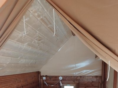 Cliquez pour découvrir toutes les photos de l'HÉBERGEMENT ! tente en toile et bois - Flower La Blanche Hermine photo 4