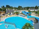 Camping Pas Cher vous présente avec son site Officiel campingpascher.fr, le Camping Paradis - Les Palmiers classé 3 étoiles, situé sur la commune de Saint Philibert dans le département Morbihan (Bretagne) en France. Le camping Paradis - Les Palmiers vous propose un hébergement de type mobil-home de 27 m² pour 4 personnes. L'établissement vous propose 7 autres types d'hébergements. Découvrez tous nos séjours à petits prix dans la commune et aux alentours de Saint Philibert du département : Morbihan (Bretagne). Les Avis clients pour le Camping Paradis - Les Palmiers sont excellents avec une note moyenne de 8 sur 10. Piscine couverte, Piscine extérieure, Animations familiales, Club enfants, Aire de jeux enfants, Baby-foot, Cyclisme, Ping-pong, Pétanque, Randonnée, Terrain de beach-volley, Bar, Dépôt de pain, Pizzeria, Snack/Bar,... En savoir plus : cliquez-ICI.