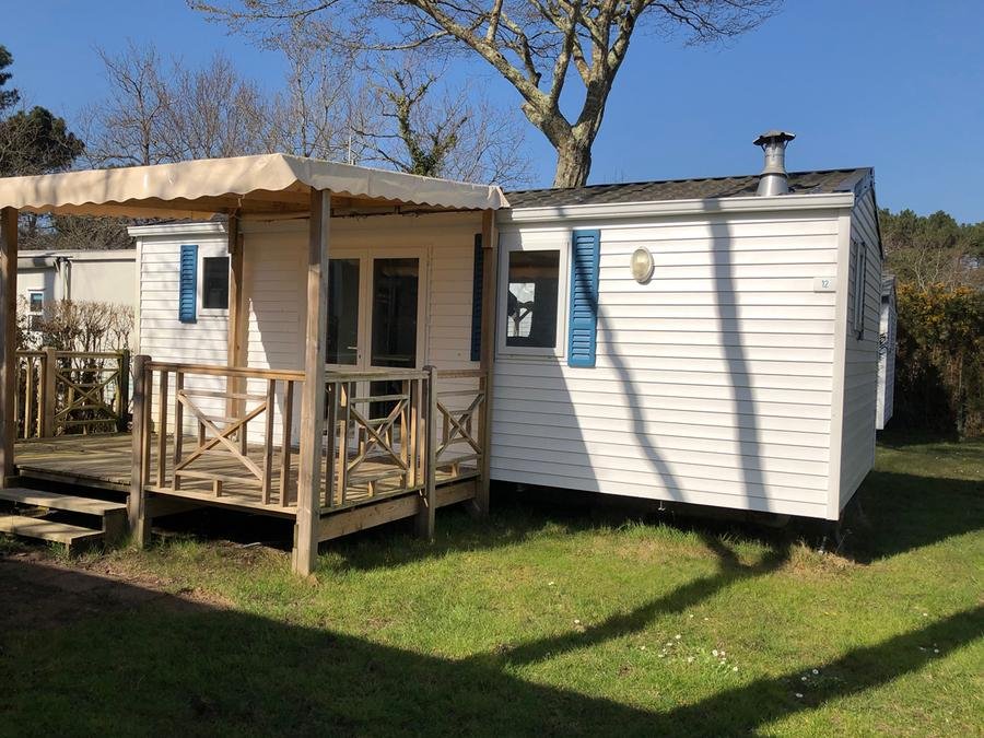 Camping Pas Cher vous présente avec son site Officiel campingpascher.fr, le Camping Les Pirates De Carnac classé 4 étoiles, situé sur la commune de Carnac dans le département Morbihan (Bretagne) en France. Le camping Les Pirates De Carnac, vous présente un hébergement de type mobil-home de 26 m² et télévision. Le camping Les Pirates De Carnac vous propose du sam. 04 juillet au sam. 11 juillet 2026, en promotion à -9% pour 7 nuits à 686,70 € au lieu de 763,0 € soit une Économie de 76,30 €. Cette location propose 40 dates différentes pour réserver votre séjour. Découvrez également les 19 autres gammes d'hébergements du camping. Les Avis clients pour le Camping Les Pirates De Carnac sont excellents avec une note moyenne de 8 sur 10. Mer, Piscine chauffée, Piscine couverte, Animations familiales, Club enfants, Aire de jeux enfants, Canoë-kayak, Court de padel en extérieur, Court de tennis, Cyclisme, Golf, Jet-ski, Location de bateaux, Paddle, Ping-pong, Planche à voile, Plongée, Pétanque, Randonnée, Salle de fitness, Skatepark, Ski nautique, Structure gonflable enfants, Surf, Terrain de football, Trampoline, Voile, kiteSurf, Bar, Boulangerie, Brasserie, Bureau de tabac, Créperie, Pizzeria, Plats à emporter, Restaurant, Restaurant asiatique, Snack/Bar, Station-service, Supermarché, Épicerie,... En savoir plus : cliquez-ICI.