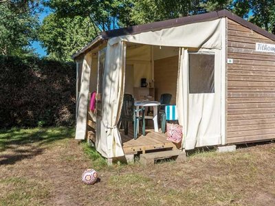 Cliquez pour découvrir toutes les photos de l'HÉBERGEMENT ! bungalow toilé - Les Bruyères Carnac photo 2