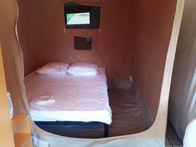 Cliquez pour découvrir toutes les photos de l'HÉBERGEMENT ! tente - Des Lancières photo 4