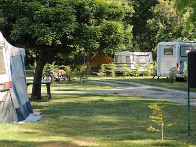 Cliquez pour découvrir toutes les photos de l'ÉTABLISSEMENT ! camping Des Lancières photo 9